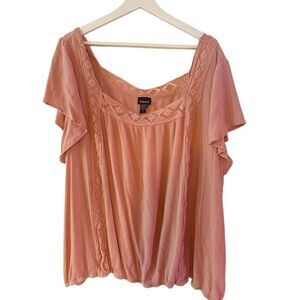 Torrid size 5 =5XL pink shirt sleeve laced gathered bottom